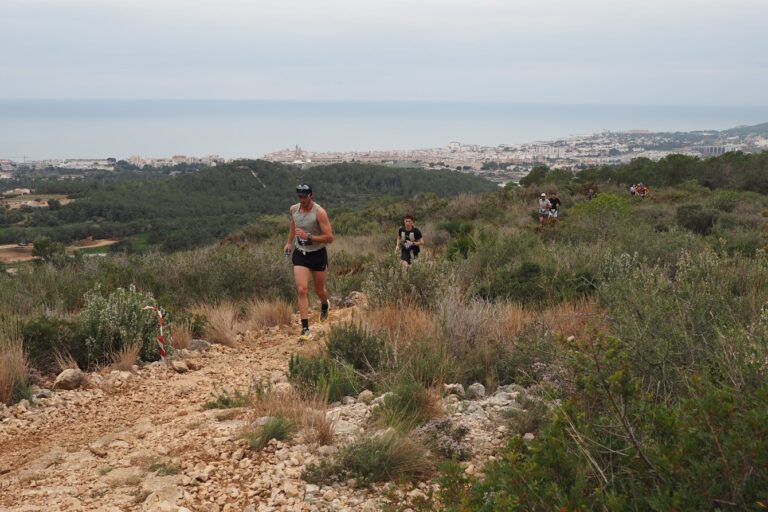 Corredors de la Sitges Rock Trail 2026 pels camins del Garraf